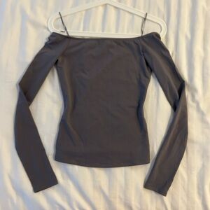 Garage Off-shoulder Longsleeve Top in forge iron Grey